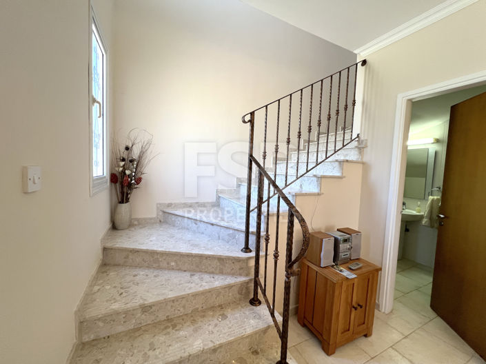 Image No.18-3 Bed Villa for sale