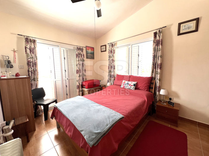 Image No.12-2 Bed Townhouse for sale