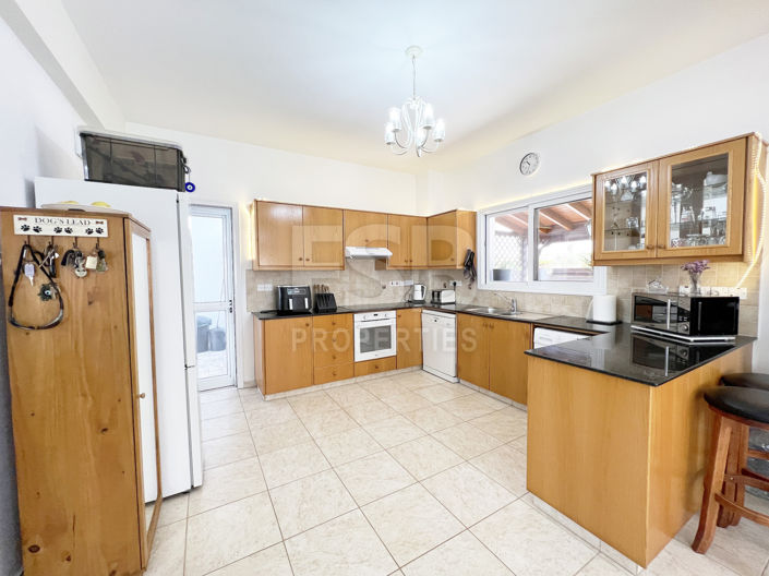 Image No.10-3 Bed Villa for sale