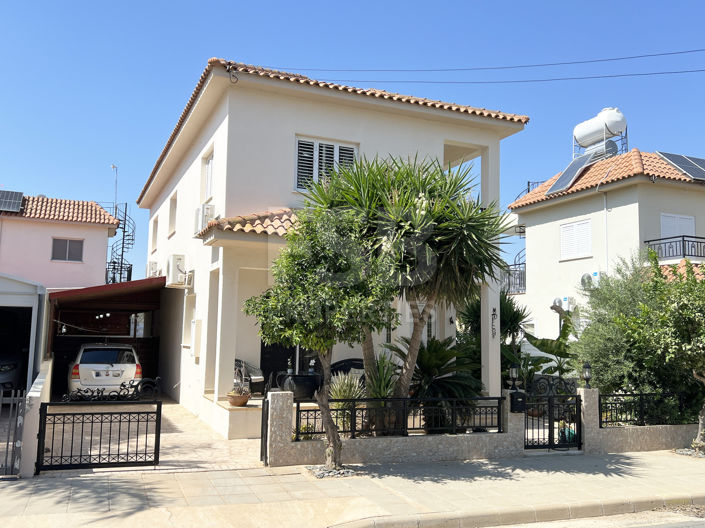 Image No.2-3 Bed Villa for sale