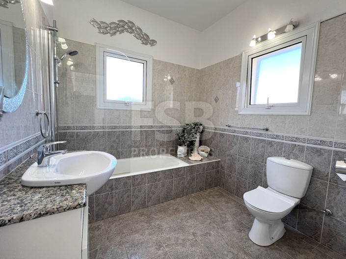 Image No.30-3 Bed Villa for sale