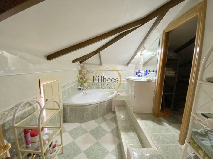 Image No.19-4 Bed Commercial for sale