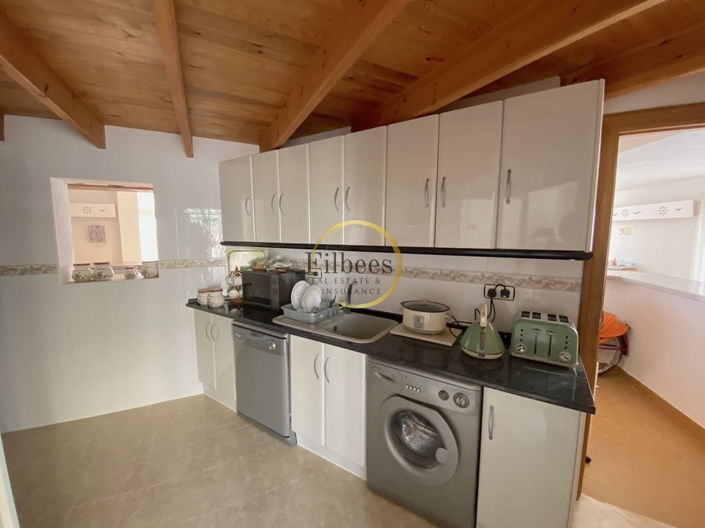 Image No.4-4 Bed Commercial for sale