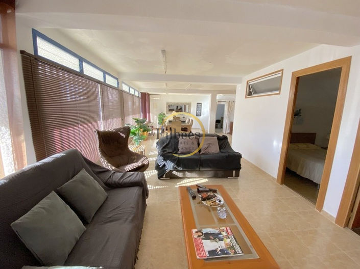 Image No.6-4 Bed Commercial for sale