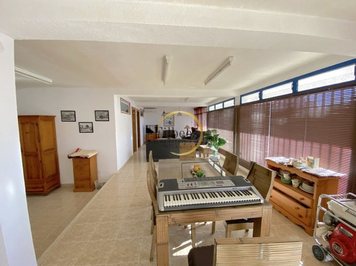 Image No.7-4 Bed Commercial for sale