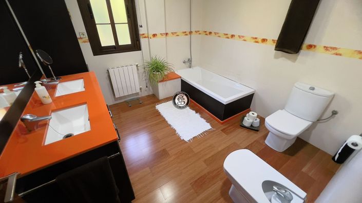 Image No.12-5 Bed Country House for sale