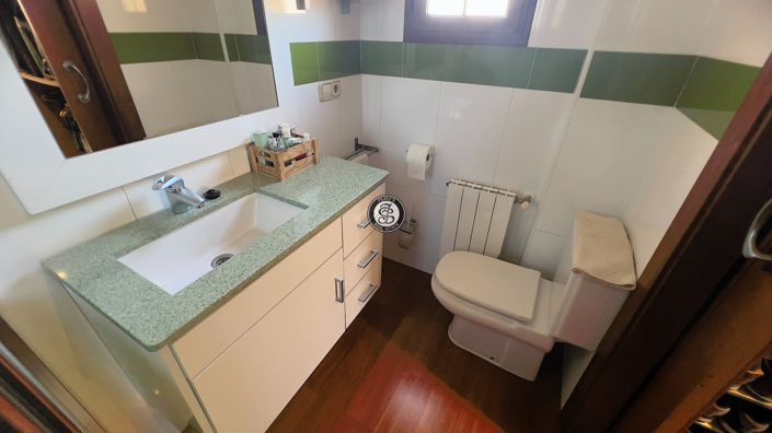 Image No.16-5 Bed Country House for sale