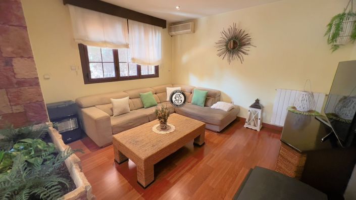 Image No.9-5 Bed Country House for sale