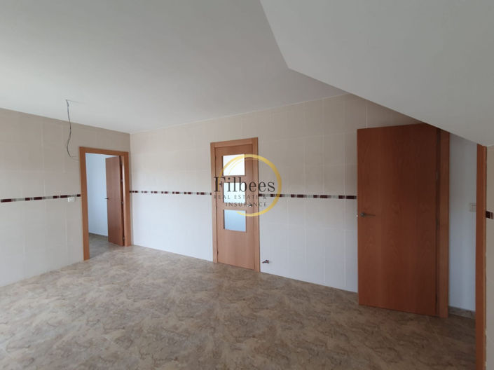 Image No.25-5 Bed Country House for sale