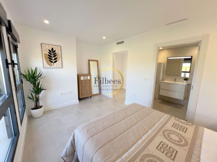 Image No.10-3 Bed Villa for sale