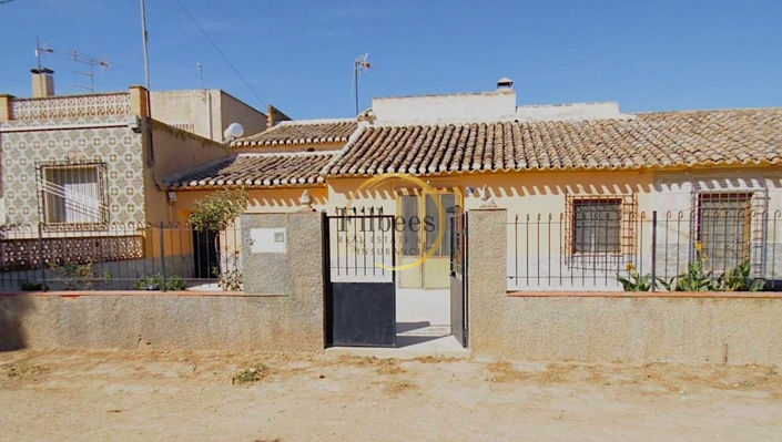 Image No.1-4 Bed Townhouse for sale