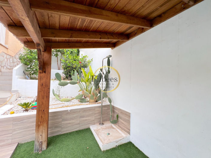 Image No.18-4 Bed House for sale