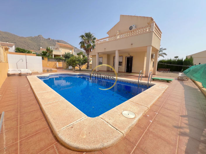 Image No.1-Villa de 3 chambres à vendre à Bolnuevo