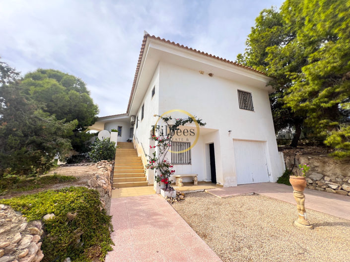 Image No.1-4 Bed Villa for sale
