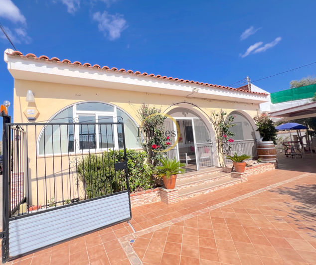 Image No.1-3 Bed Country House for sale