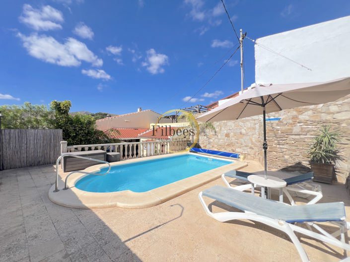 Image No.16-3 Bed Country House for sale