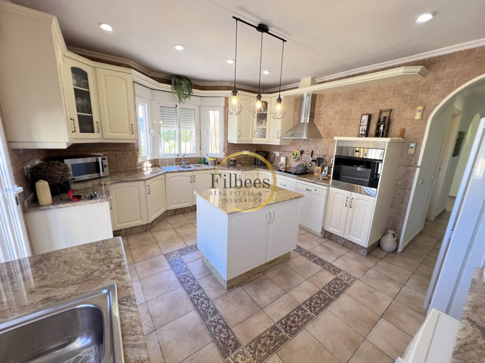 Image No.7-5 Bed Country House for sale