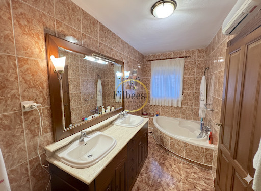 Image No.9-6 Bed Villa for sale