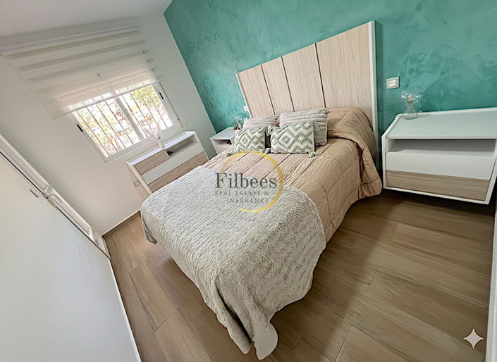 Image No.12-4 Bed Townhouse for sale