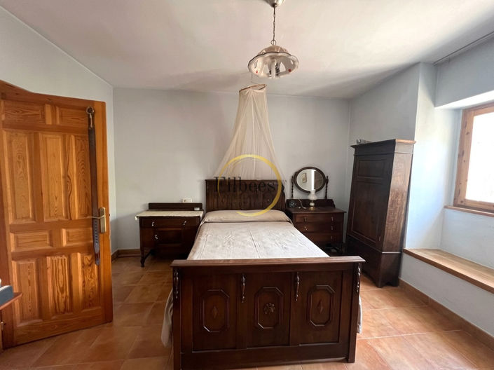 Image No.10-3 Bed Country House for sale