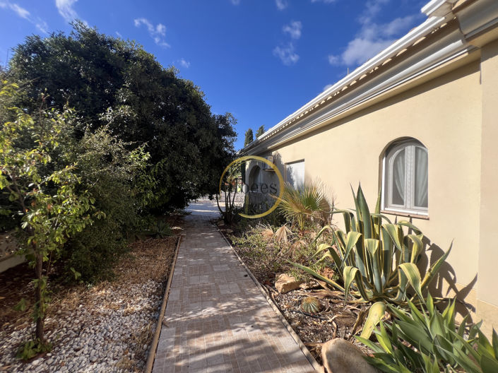 Image No.20-3 Bed Villa for sale