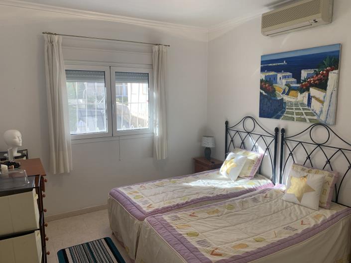 Image No.18-3 Bed Semi-Detached for sale