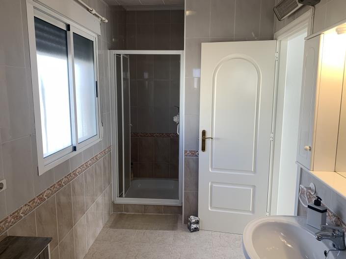 Image No.22-3 Bed Semi-Detached for sale