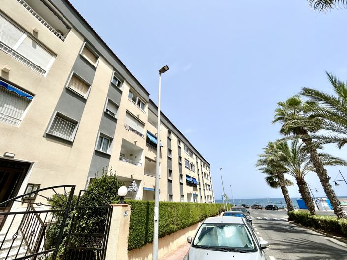 Image No.2-Appartement de 3 chambres à vendre à Punta Prima