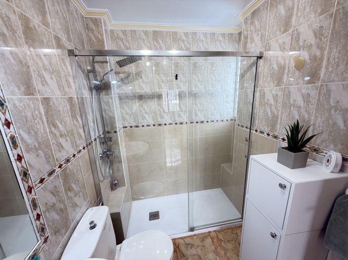 Image No.17-2 Bed Apartment for sale