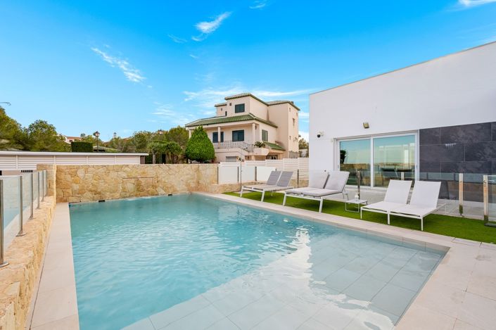 Image No.17-4 Bed Villa for sale