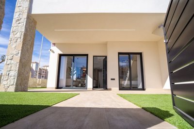 wbungalow-met-3-slaapkamers-en-tuin-in-pilar-