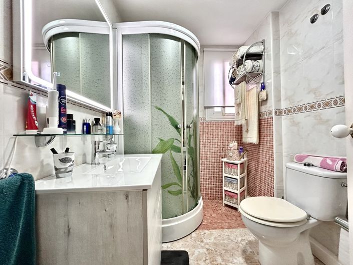 Image No.16-2 Bed Townhouse for sale