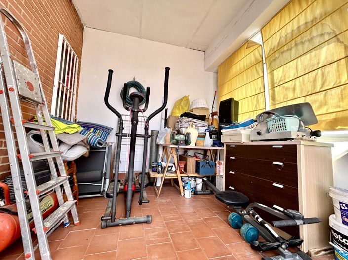 Image No.18-2 Bed Townhouse for sale