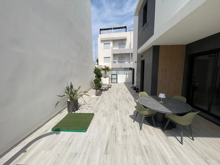 Image No.8-3 Bed Villa for sale