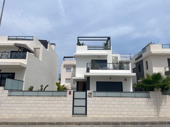 Image No.3-3 Bed Villa for sale