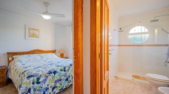 Image No.25-3 Bed Townhouse for sale
