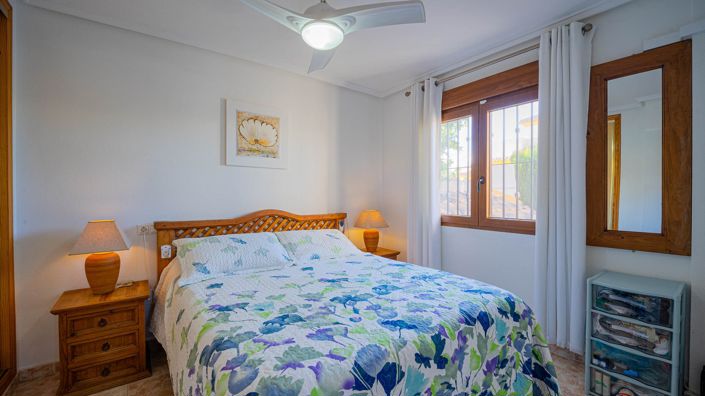 Image No.26-3 Bed Townhouse for sale