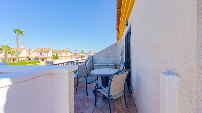Image No.50-3 Bed Townhouse for sale
