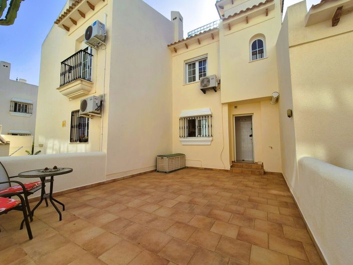 Image No.16-2 Bed Townhouse for sale