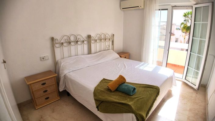 Image No.19-2 Bed Townhouse for sale