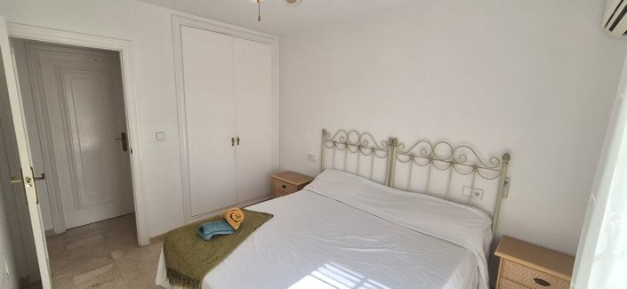 Image No.20-2 Bed Townhouse for sale