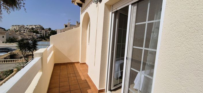 Image No.21-2 Bed Townhouse for sale