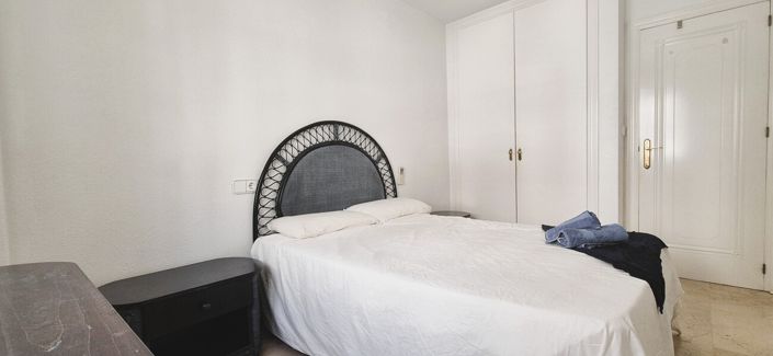 Image No.26-2 Bed Townhouse for sale