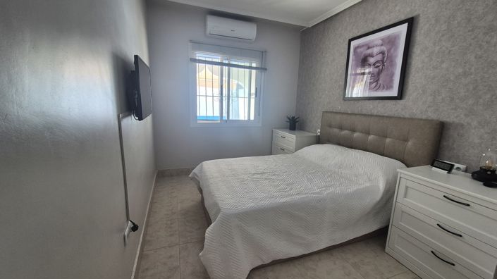Image No.17-2 Bed House for sale