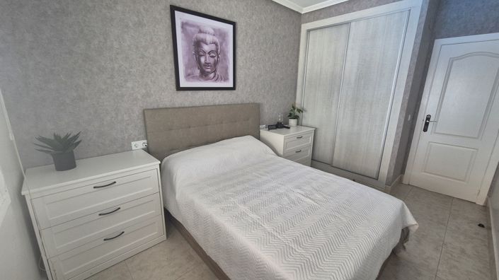 Image No.18-2 Bed House for sale