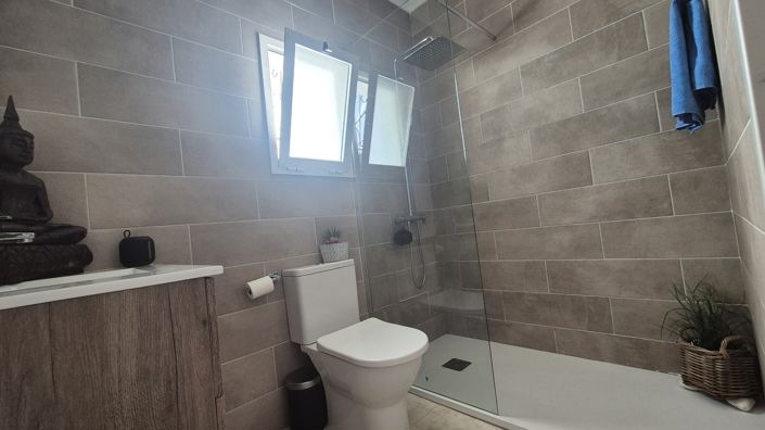 Image No.19-2 Bed House for sale