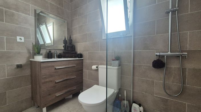 Image No.21-2 Bed House for sale
