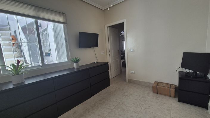 Image No.23-2 Bed House for sale