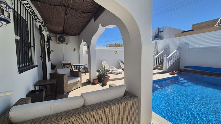 Image No.4-2 Bed House for sale
