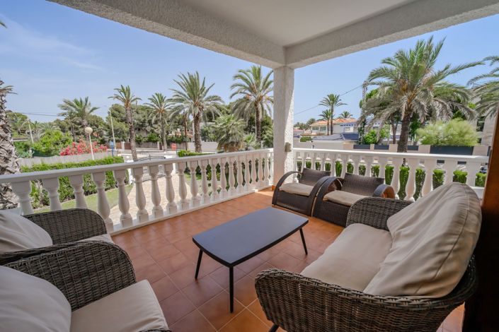 Image No.30-Villa de 4 chambres à vendre à Cabo Roig